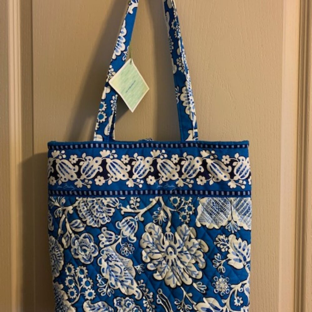 Vera Bradley Tote 13x14 Blue Lagoon Print Three Inside Pockets 12" Handles NWT - Picture 3 of 12